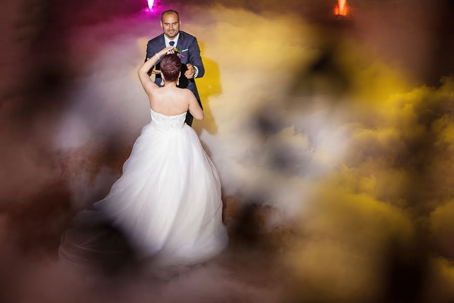 Fotografo di matrimoni Iulian Arion (fotoviva). Foto del 30 aprile 2019