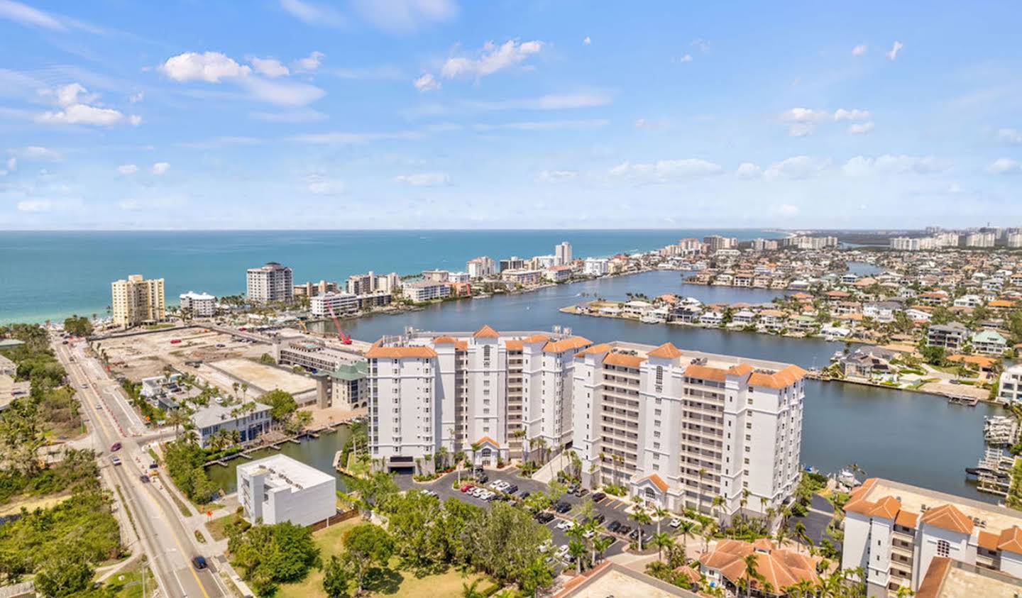 Apartment with pool Naples