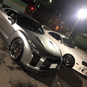 NISSAN GT-R R35