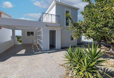 House with garden and terrace 17