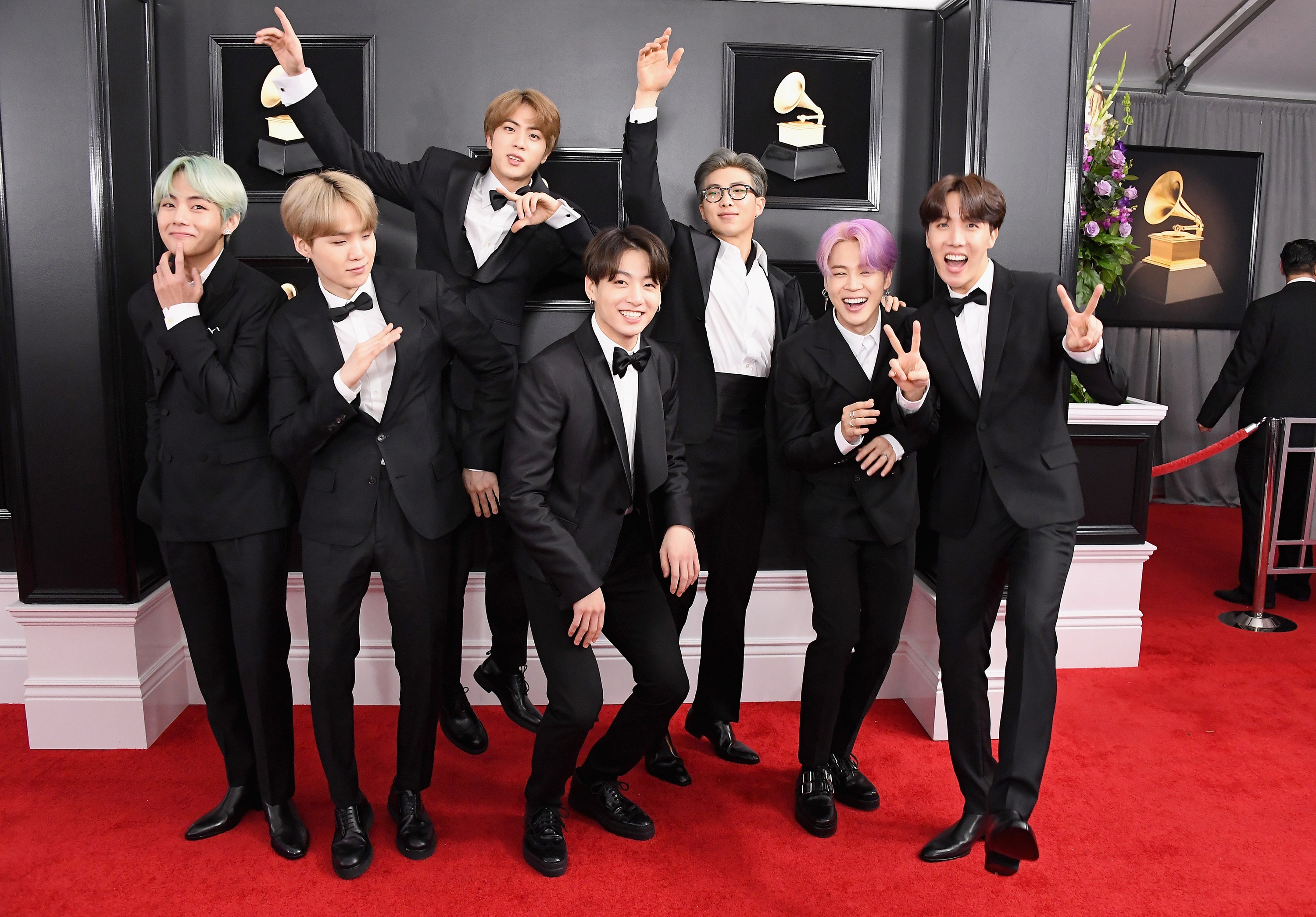 BTS с уважением отклонили просьбу фотографа на Jingle Ball 2021