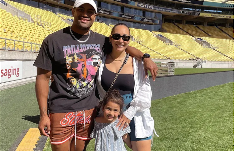 Julian Savea and his missus are expecting their second child.