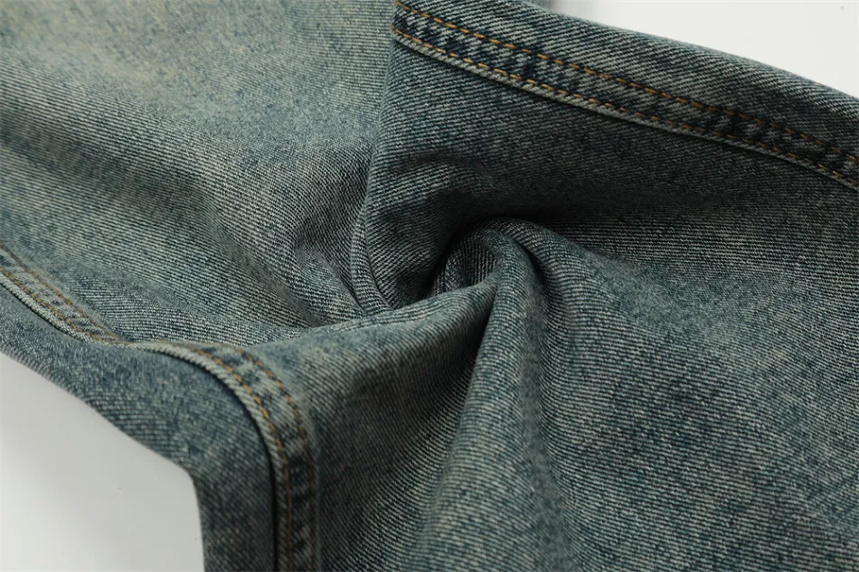 Jeans blancos de hombre con cinturón y cordones Estilo moderno, ajuste perfecto, ideales para un look casual elegante, comodidad y tendencia.