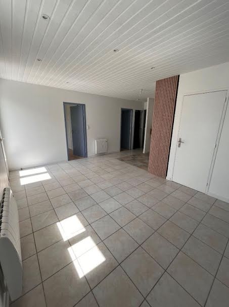 Location  maison 3 pièces 50 m² à Poullaouen (29246), 565 €