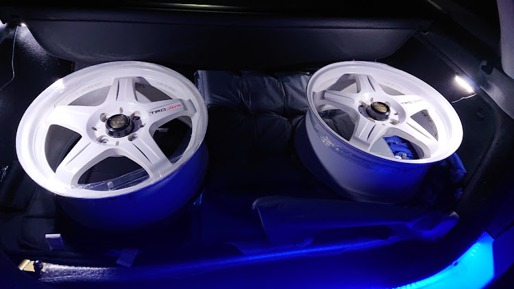 カローラフィールダーのnewホイール・TRD Sports T3・復活まであと少し・鍛造ホイールは軽くて良いに関するカスタム事例の投稿画像1枚目
