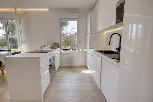 Apartment with terrace and pool 5
