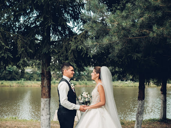 Fotógrafo de casamento Olga Sinoverska (synolya). Foto de 8 de setembro 2019