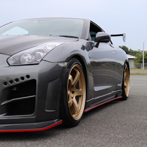 NISSAN GT-R R35