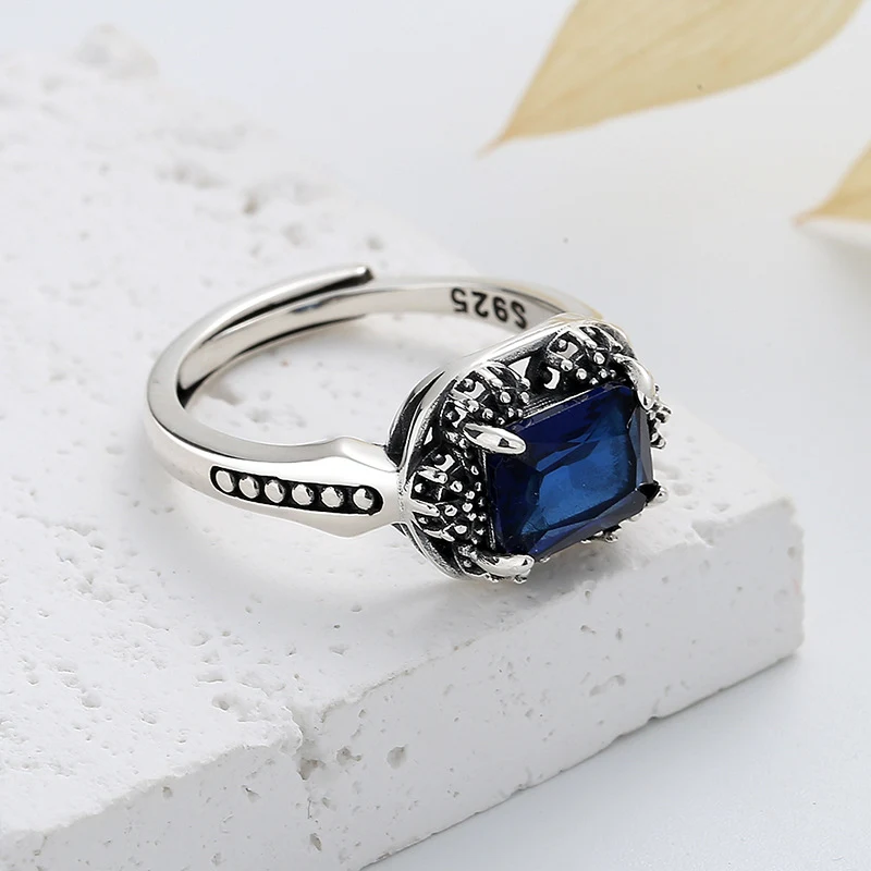 Bague de temple Lama vintage unique en argent sterling S925 avec zirconiums colorés Keke, pour un look original et élégant.