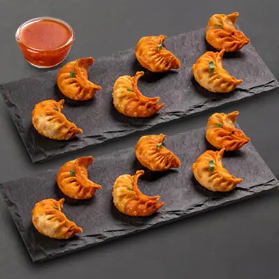 Fried Chicken Schezwan With Momo Chutney - 12 Pcs