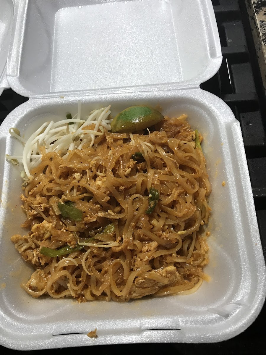 Chicken pad Thai