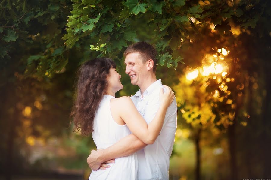 Wedding photographer Igor Bukhtiyarov (buhtiyarov). Photo of 28 September 2013