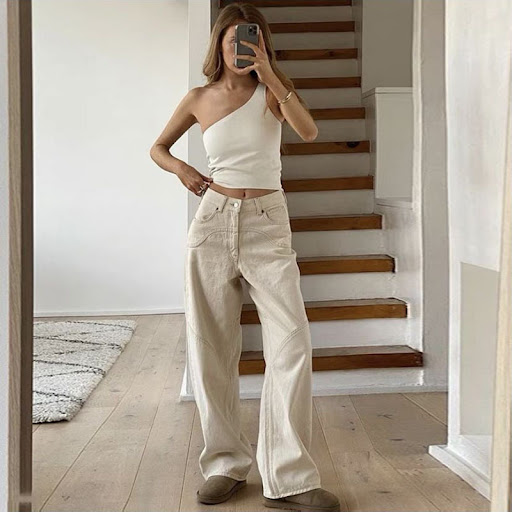 Title 6, Fashionable and versatile straight jeans for wo...