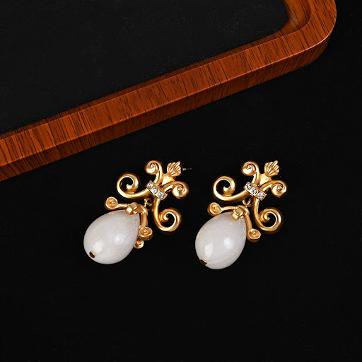 Title 4, Vintage Niche Retro Affordable Luxury White Gla...