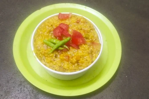 Tadke Wali Dal Khichdi With Cold Beverage [250 Ml]