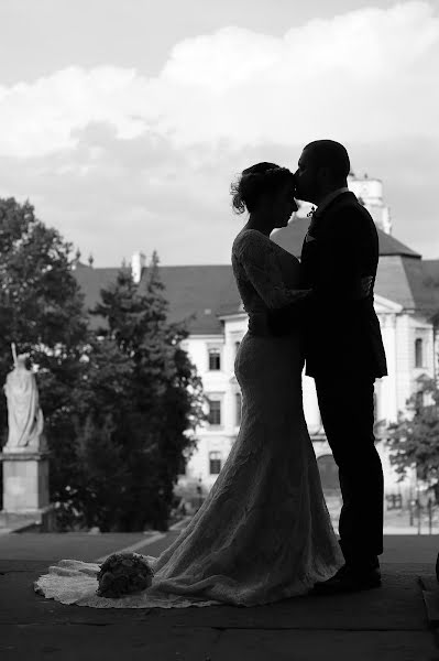 Свадебный фотограф Csilla Koncsol (koncsolcsilla). Фотография от 14 мая 2019