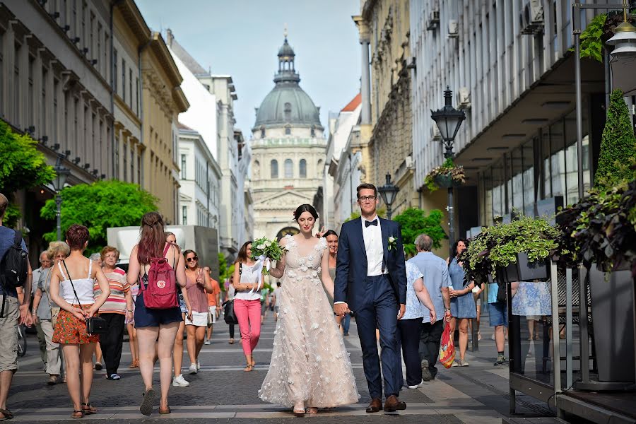 Fotografo di matrimoni Zsolt Vinglman (fantaziafoto). Foto del 8 marzo 2019