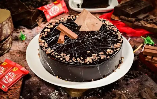 KitKat Cake