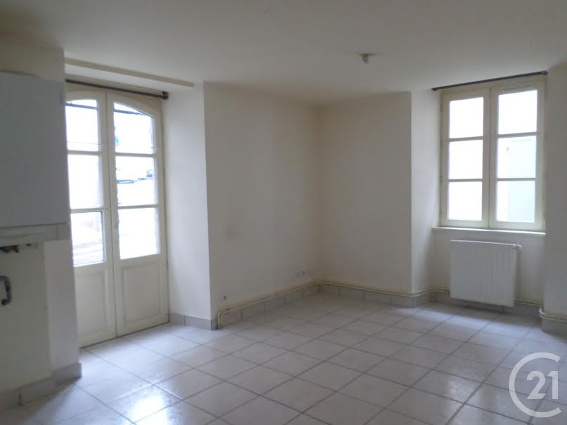 Location  appartement 2 pièces 30 m² à Aurillac (15000), 250 €