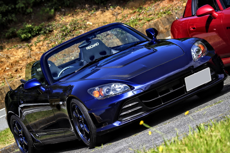 黒羊 さんが投稿したS2000・S2000ミーティング・人の車でピックアップを狙う・人の車って撮るの難しい・ロイヤルネイビーブルーパールに関するカスタム事例の投稿画像1枚目