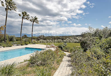 Propriété avec piscine et jardin 4