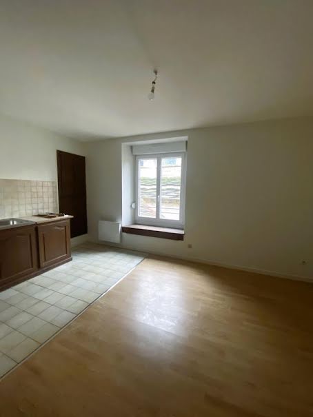 Location  appartement 1 pièce 22 m² à Chaumont (52000), 300 €