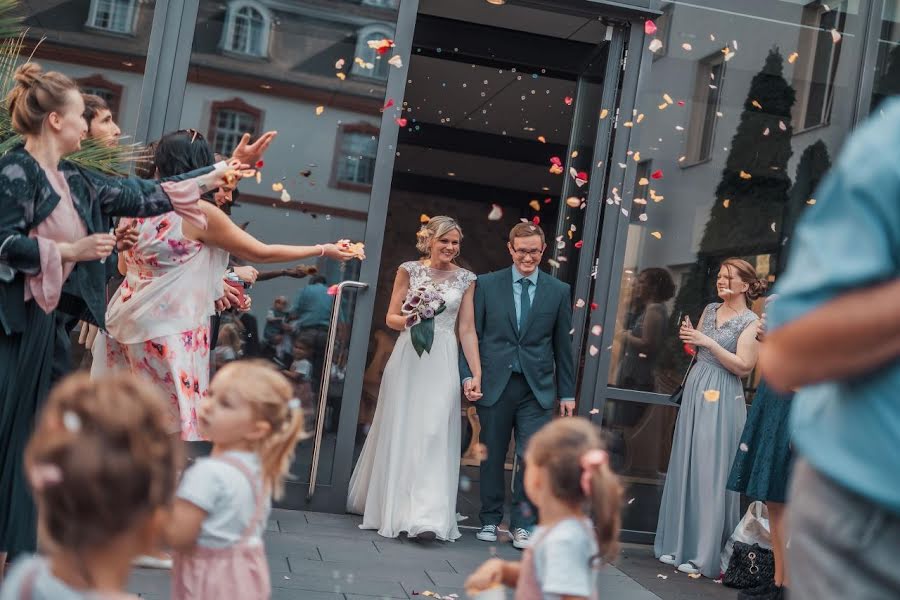 Fotógrafo de bodas Viktoria Popova (artvik). Foto del 30 de septiembre 2020