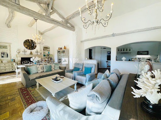 Maison avec piscine et jardin 4