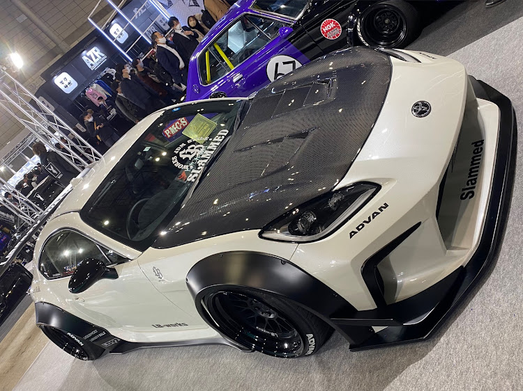 Mッチーさんが投稿したKuhl Racing・LibertyWalk・VARIS・東京オートサロン2023・ビジネスデーに関するカスタム事例の投稿画像12枚目