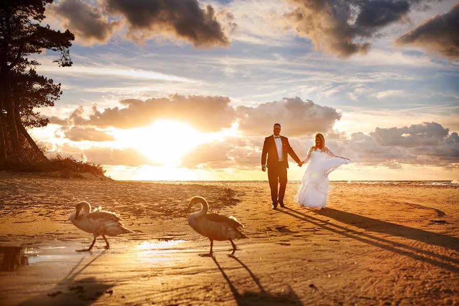 Fotografo di matrimoni Kamila Mądrzyńska (kmadrzynska). Foto del 3 ottobre 2018