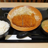 吉豚屋 Katsuya かつや(家樂福重新店)