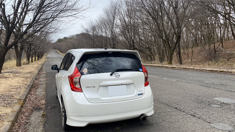 ノートの桜と愛車・洗い越し・コロナ予防のため人気のないところへ。・車で川遊び・川遊びに関するカスタム事例の投稿画像10枚目