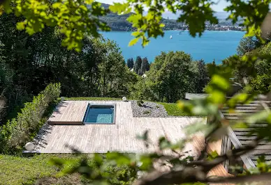 Propriété avec piscine et jardin 16