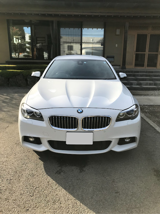 5シリーズ セダンのbmw・エムズガレージ・洗車・コーディング・超カミカゼ2に関するカスタム事例の投稿画像1枚目