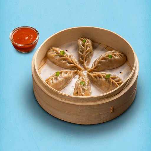 Steamed Veg Wheat Momos With Momo Chutney