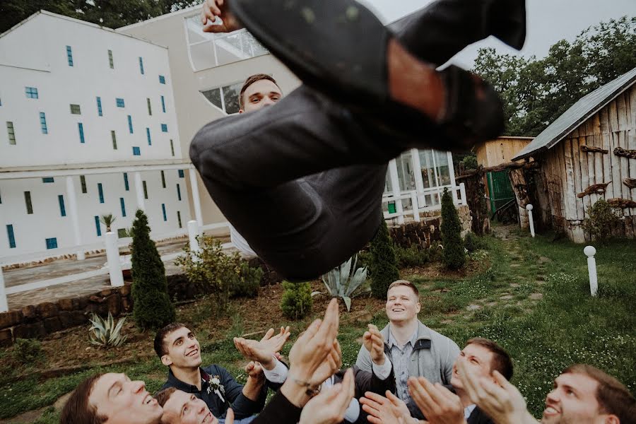 Fotógrafo de bodas Aleksandr Vizovickiy (vizovi). Foto del 2 de agosto 2017