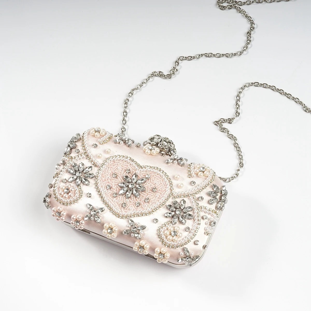 Title 5, Bolsa feminina de noite com coração e diamantes...
