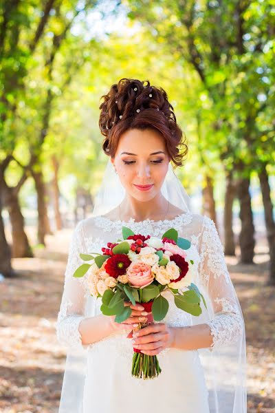 Fotógrafo de casamento Liliya Rzhevskaya (rshevskay). Foto de 12 de outubro 2016