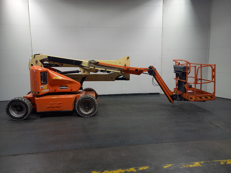 Picture of a JLG E450AJ