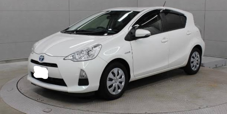 零さんが投稿したアクア初期型・おかんの愛車・誕生日ドッキリプレゼント計画・ホイール交換に関するカスタム事例の投稿画像1枚目