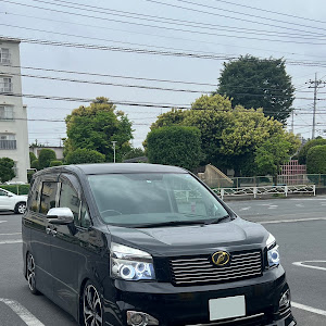 ヴォクシー ZRR70W