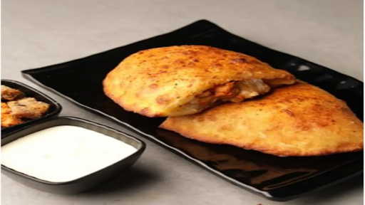 Meat-Normons Calzone