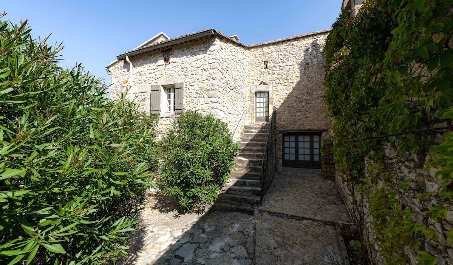 Property with pool Uzès