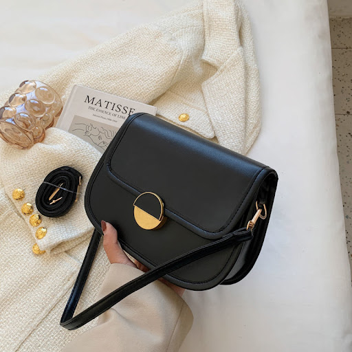Title 9, Trendy and fashionable shoulder bag with simple...