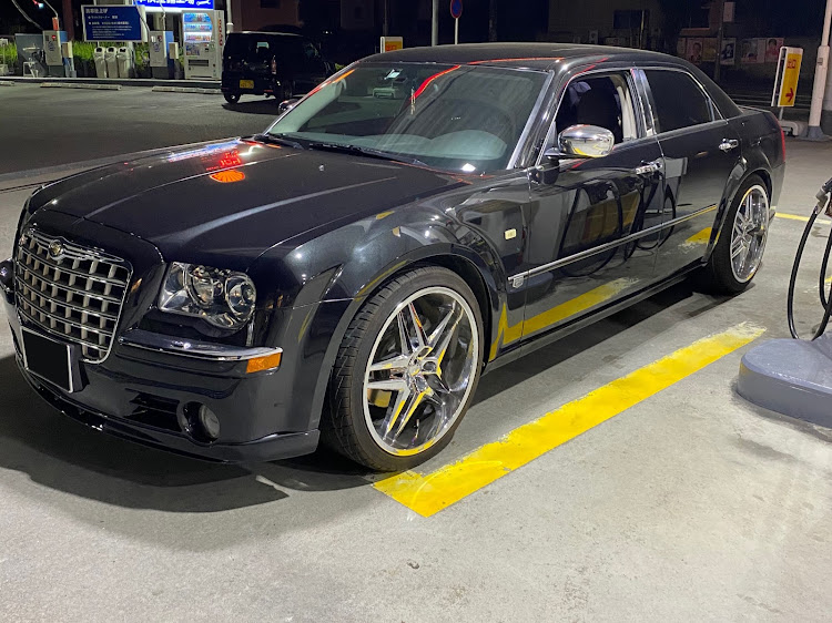 300C セダンの車高調・ラルグス・カスタム・洗車に関するカスタム事例の投稿画像1枚目