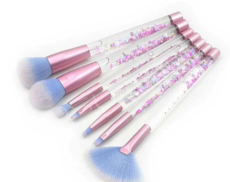 Kit trucco 7 pennelli cosmetici con manico in cristalli liquidi, valvola e borsa. Flusso perfetto per un'applicazione impeccabile e professionale.