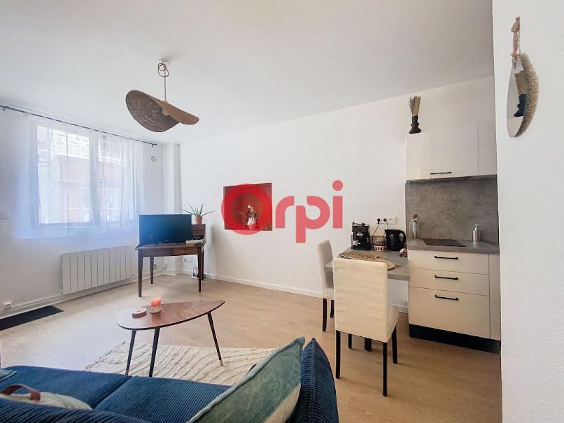 Location meublée appartement 2 pièces 33 m² à Vichy (03200), 550 €