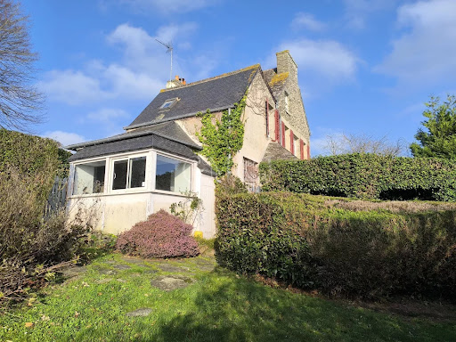 House with garden and terrace 2