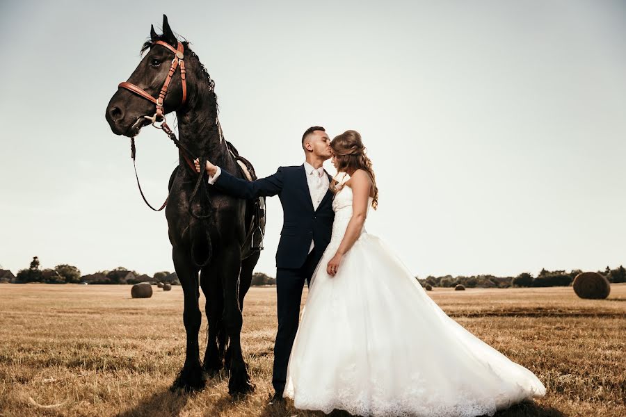 Wedding photographer Norbert Szima (szima). Photo of 25 April 2019