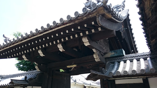 本禅寺 山門